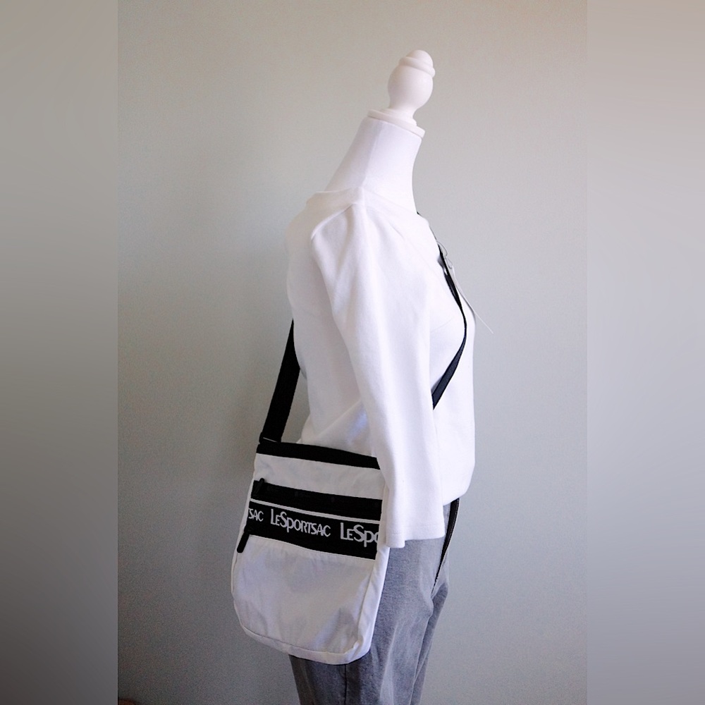 Lesportsac massager bag NWT